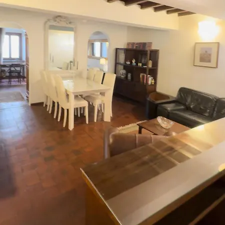 Cozy Apt In The Centre Apartment